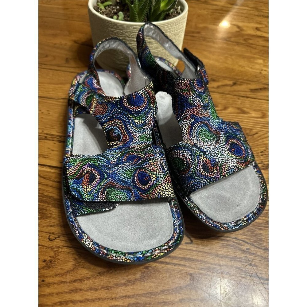 Alegria by PG Lite womens EUR 39/US 9 Viki Architexture Embossed Comfort SANDALS